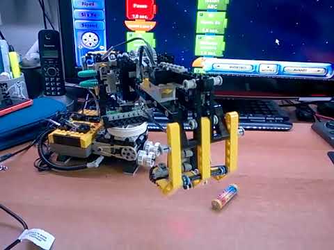RoboBits #2: Robotic Arm from Lego Mindstorms 3804