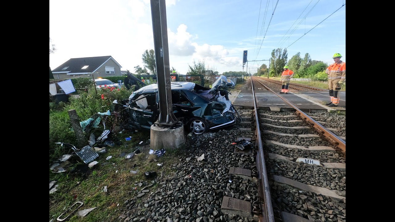 Aanrijding trein met een auto - Incidentenbestrijders van het spoor #12