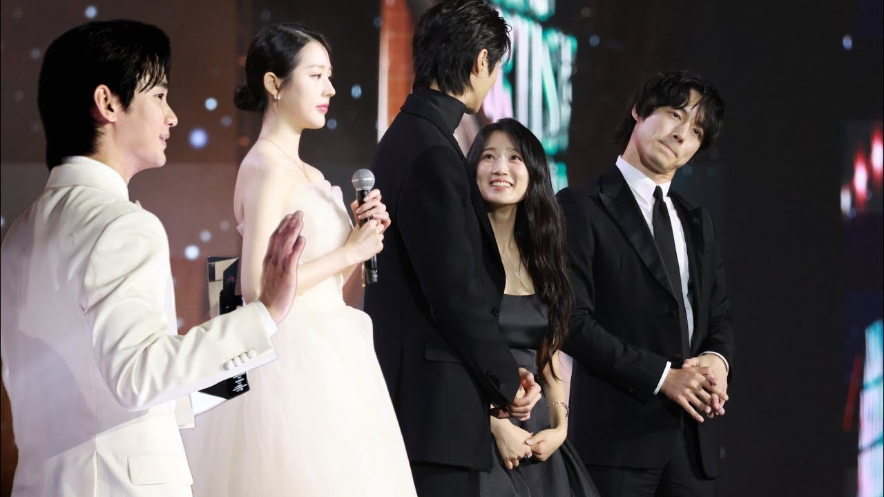 변우석 김혜윤 2024 AAA 배우 및 아이돌들과의 상호작용이 담긴, 지금까지 공개되지 않은 클립들의 모음입니다 Byeon Woo Seok & Kim Hye Yoon AAA2024