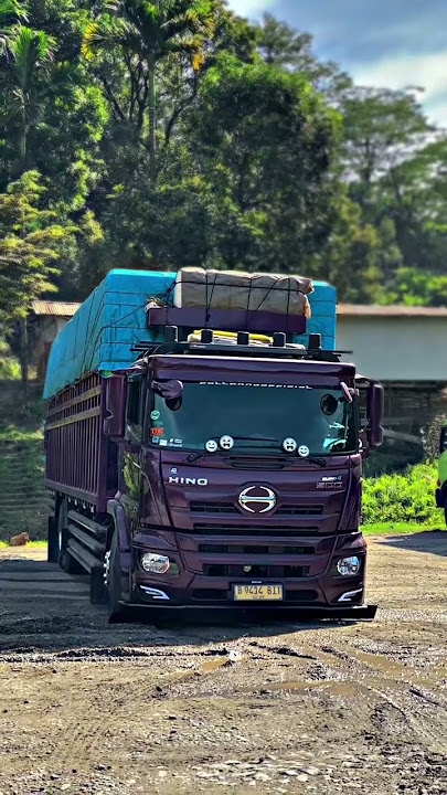 salam kenal yakaka🥰 #trukmania#drivermuda#hino#bismillahfyp#hino500#trukolenglagu#storywa