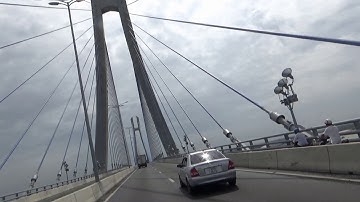 Qua Cầu Vàm Cống Vào ngày trời âm u