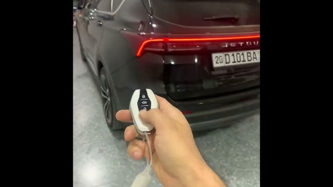 Porno: Ikki kishi qaynonani sikishmoqda Oyoqlar orasidagi hol mushuklar