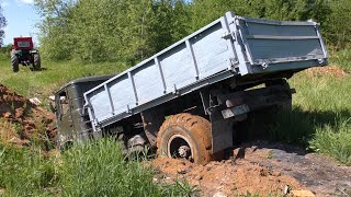 I didn't expect that this could happen... The Soviet GAZ-66 truck got stuck in a deep pit!