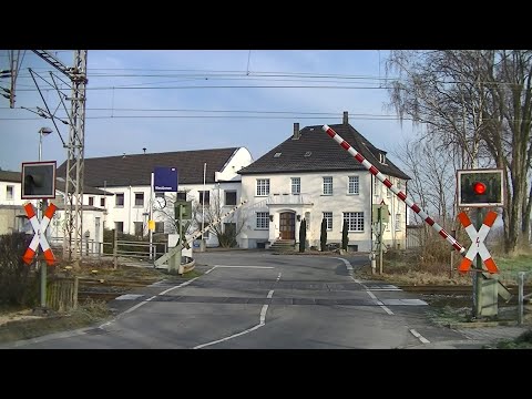 Spoorwegovergang Westönnen (D) // Railroad crossing // Bahnübergang