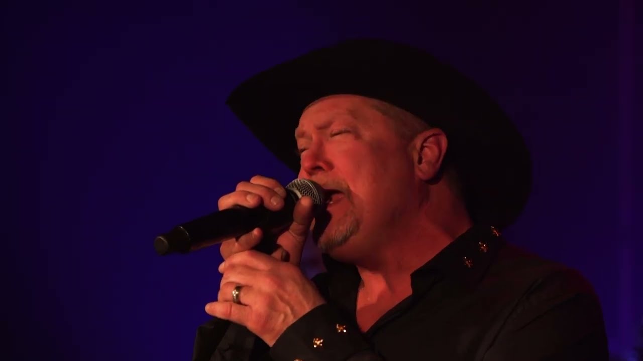 Tracy Lawrence - Texas Tornado - LIVE from The Warehouse