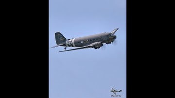 C-47D Dakota (Douglas DC-3) lowpass #ww2warbirds #aviation #vintageaircraft #dday