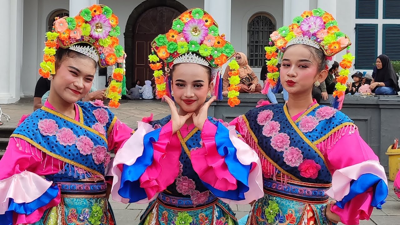 Tari Empok Kinang(Musik Hidup)Yayasan Sanggar Kinang Putra
