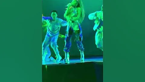 Fake Smile Ariana Grande - Sweetener Tour Albany