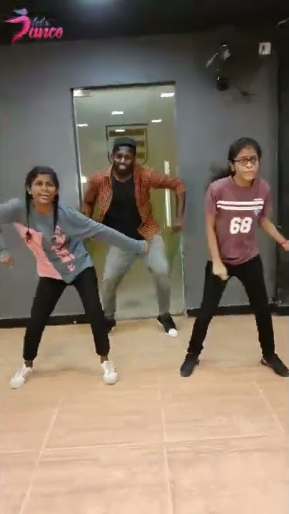 #Mayakirriye #AnirudhRavichander #SaregamaTamil Mayakirriye - Dance Video | Mugen Rao | Aathmika |