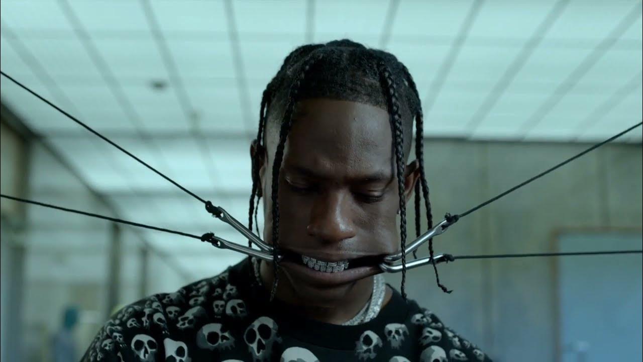 Трэвис скотт сидит. Цепи трэвиса скотта. Highest трэвис скотт. Трэвис скотт. Трэвис скотт highest in the room.