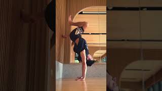 Learning How to Tuck Hollowback - DAY 7
Day 7 of learning Tuck Hollowback - slowly getting more range of movement.
Inspiration: @tobias.bolliger
.
#hollowback #tuckhollowback #shoulderflexion #shoulderflexionflexibility Learning How to Tuck Hollowback - DAY 7