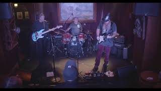 Electric Bloodhounds live at the Redwood Bar