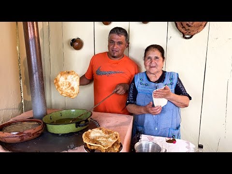 Atole Blanco y Buñuelos de Rodilla De Mi Rancho a Tu Cocina