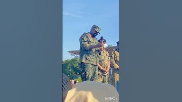 𝐆𝐞𝐧.𝐌𝐮𝐡𝐨𝐨𝐳𝐢 𝐊𝐚𝐢𝐧𝐞𝐫𝐮𝐠𝐚𝐛𝐚 (𝐂𝐃𝐅)𝐢𝐧 𝐠𝐨𝐨𝐝 𝐌𝐨𝐨𝐝𝐬 #shorts #muhoozi #commander #updf #armylover