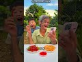 いたずらっ子の辛いサプライズ! 🌶️😂