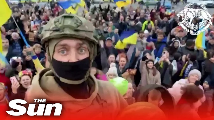 Ukrainian soldier and residents celebrate Russian withdrawal from Kherson - DayDayNews