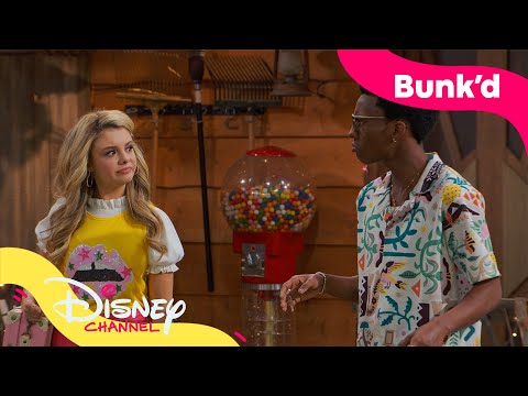 Nye ting til lejrskolen | Bunk'd | Disney Channel Danmark