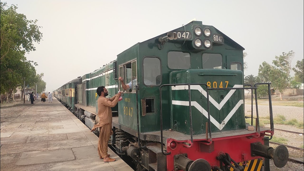 Arrival and Departure of 129 Up Thal Express||From Railway Station Sanawan||With 8047 HBU 20