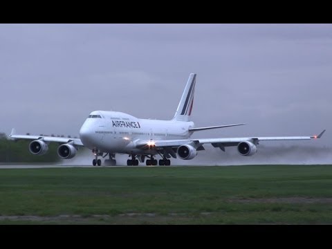 Air France Boeing 747-428 Takeoff - YouTube