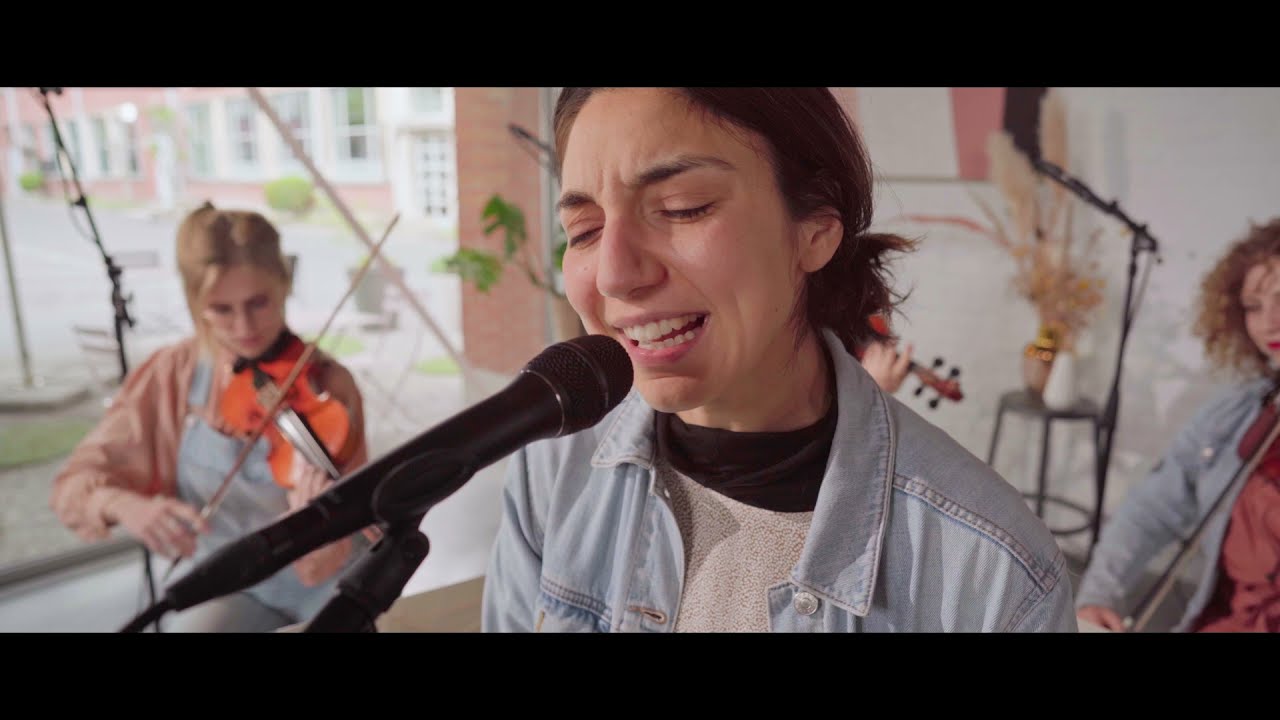 ASQ invites Lara Chedraoui (Intergalactic Lovers) - Delay