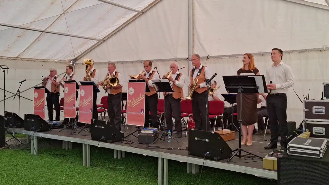 Podhoranka hraje na Festivalu dechovek v Nových Hradech polku "Podhoranka" (20.9.2025)