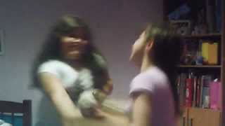 Piyamada Con Mi Amiga Pelea De Almoadas