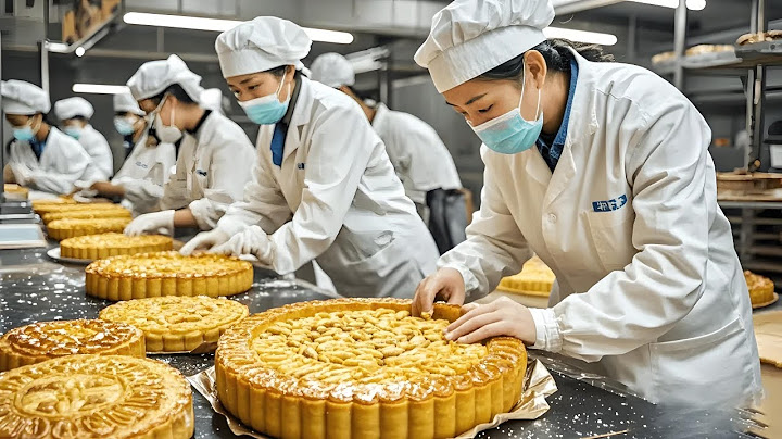 How Many Workers In The Mooncake Factory Are Slacking Off?#mooncake #chinesecake #food