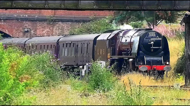 The 'DUCHESS' visits Chester with 'The Cheshireman...