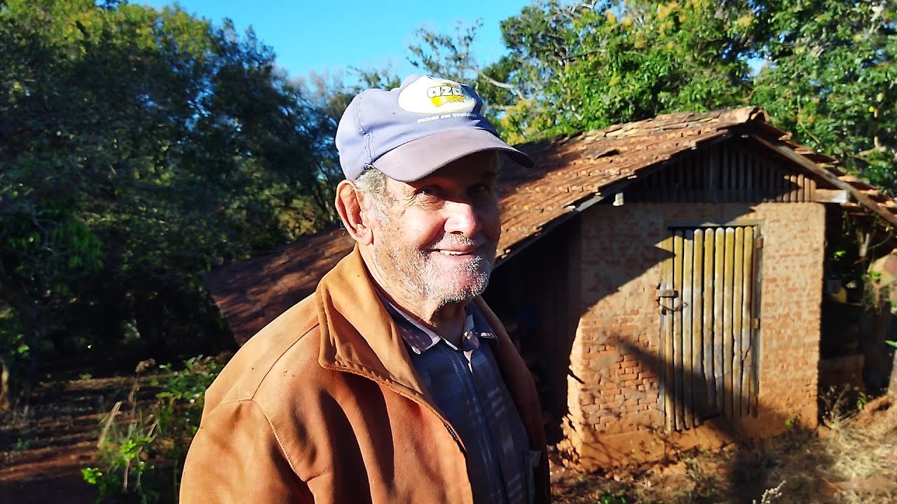 Aos 86 anos, mora e trabalha na roça até hoje no lugar que nasceu vive com as criações