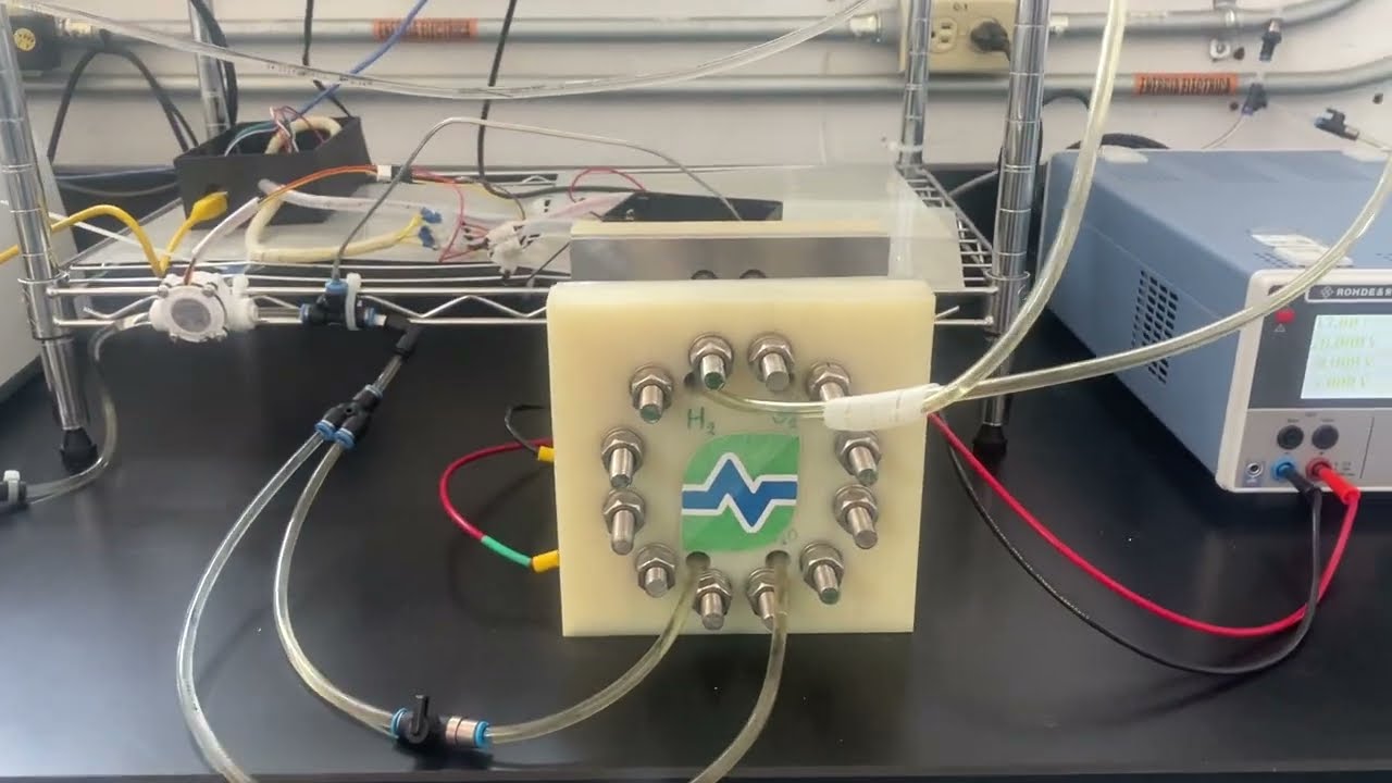 PEM Electrolyzer connected to a fuel cell.