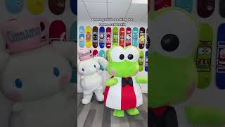 We know who you're looking for 💚💙 #cinnamoroll #keroppi #sanrio #dance #mascot #shorts