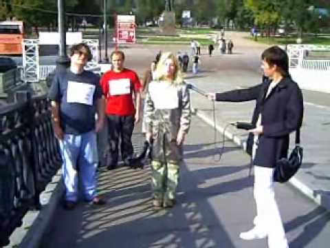 Ельцин упал с моста в реку Ельцин упал с моста в реку