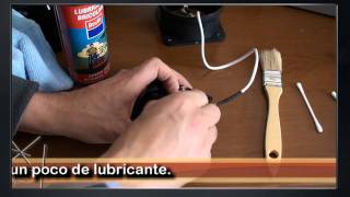 Limpiar e instalar un ventilador en el lateral de la carcasa. Parte 1 de 2