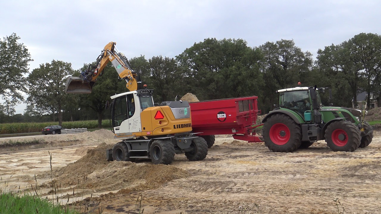 FUNDERING GRAVEN LIEBHERR 910 COMPACT  FENDT 718 BECO SUPER 1600