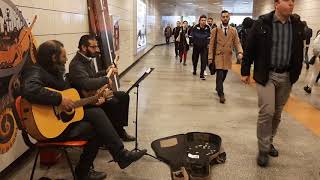 Derman Sendedir -- Hasret Gültekin - Istanbul Ayrılık Çeşmesi Metro Istasyonu