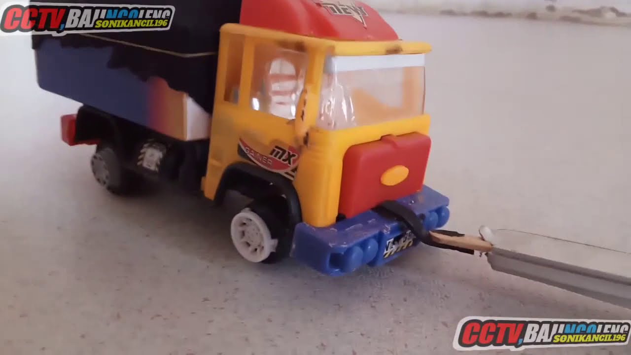 Miniatur truk  plastik oleng YouTube