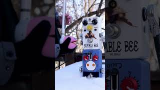 Otamatone with guitar pedals sounds crazy.