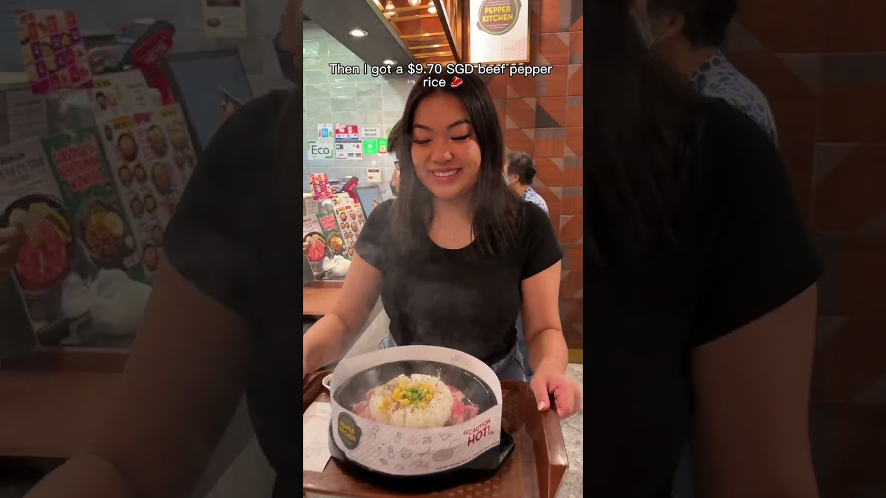 Everything I ate at the Marina Bay Sands food court 😍🍗🍜🍦