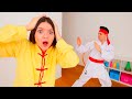 LUÌ SI CREDE UN MAESTRO SAMURAI DI KARATE!