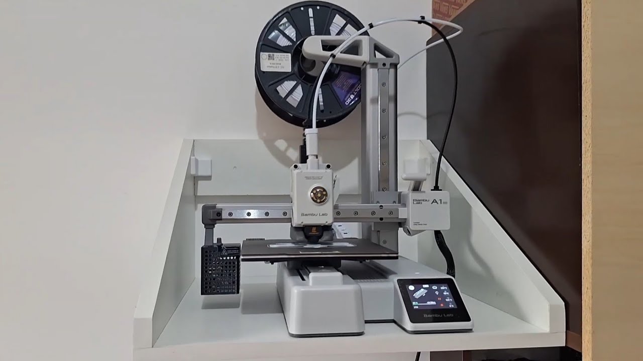 Fiz uma prateleira de MDF pra minha impressora 3d (BambuLab A1 Mini)