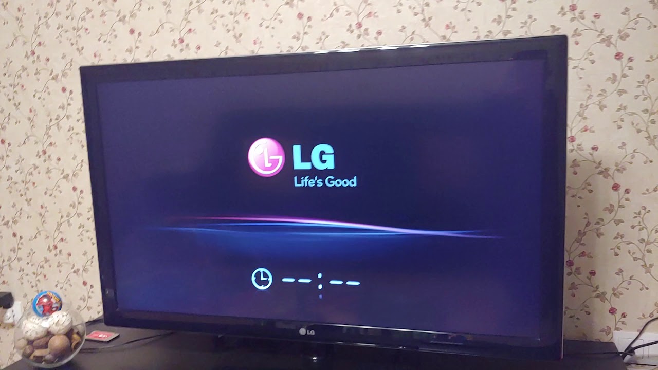 47 650. LG 47ld650. Телевизор LG 32ld650. Заставки на телевизоре LG. Виснет телевизор LG.