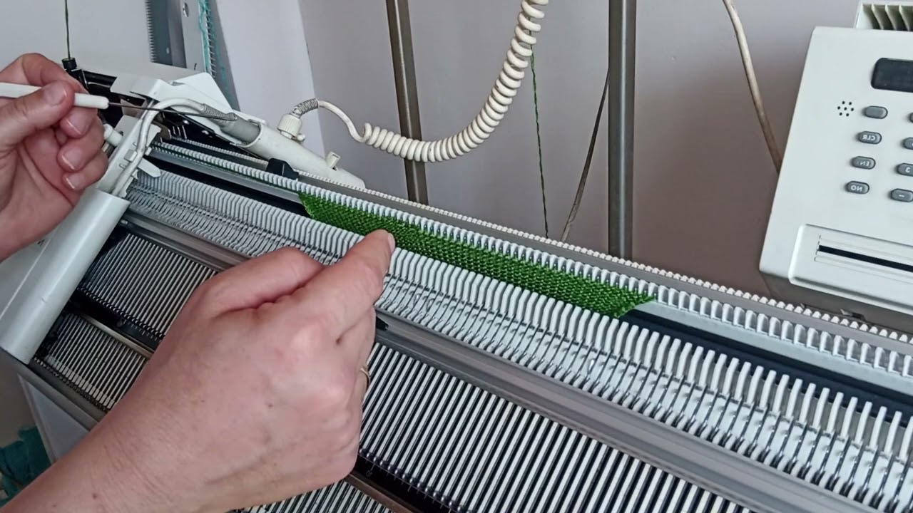 Passap El Örgü Triko Makinesinde Yuvarlak Yaka Kesim Nasıl Yapılır?