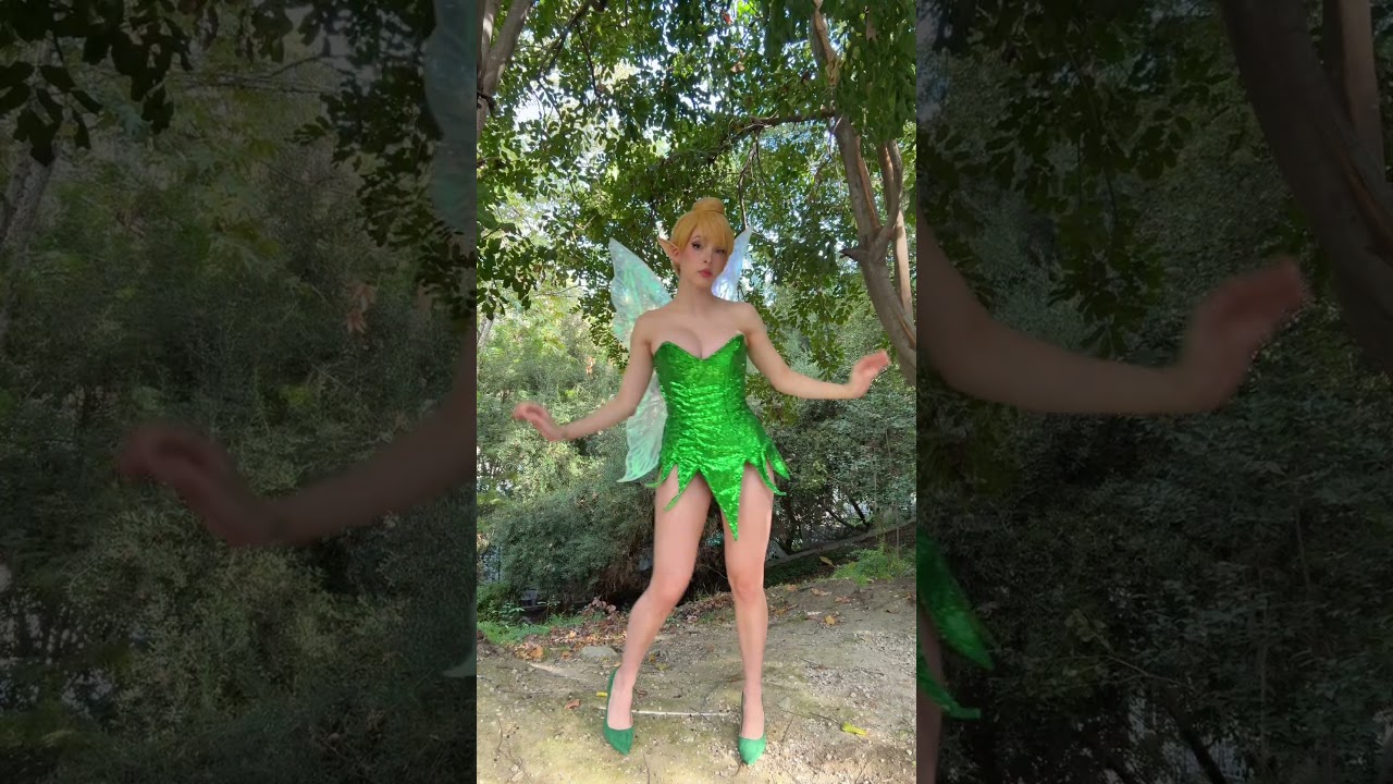 Why does my ear fall off 😭😭#tinkerbell #halloween #halloweencostume