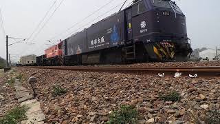 20190401_121501 7801次貨物列車通過鳳山南!!(本務藍武士號E213)