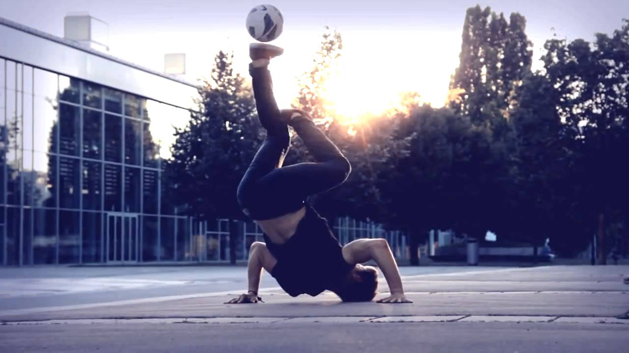 Freestyle football 