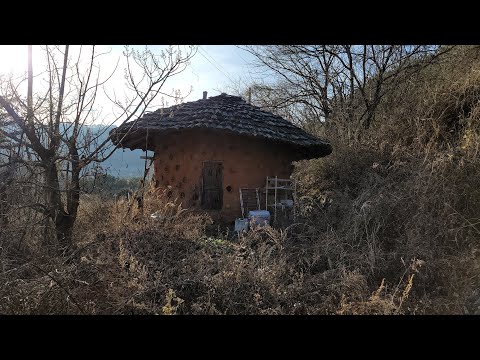 잡초 속에 숨었다 오지 마을의 <strong>황토집</strong> 미완성 말못할 씁슬한 사연?