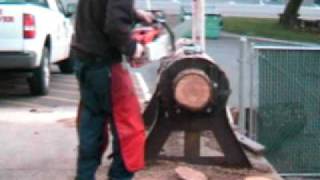 The chainsaw guy log testing Stihl 045 super chainsaw.AVI