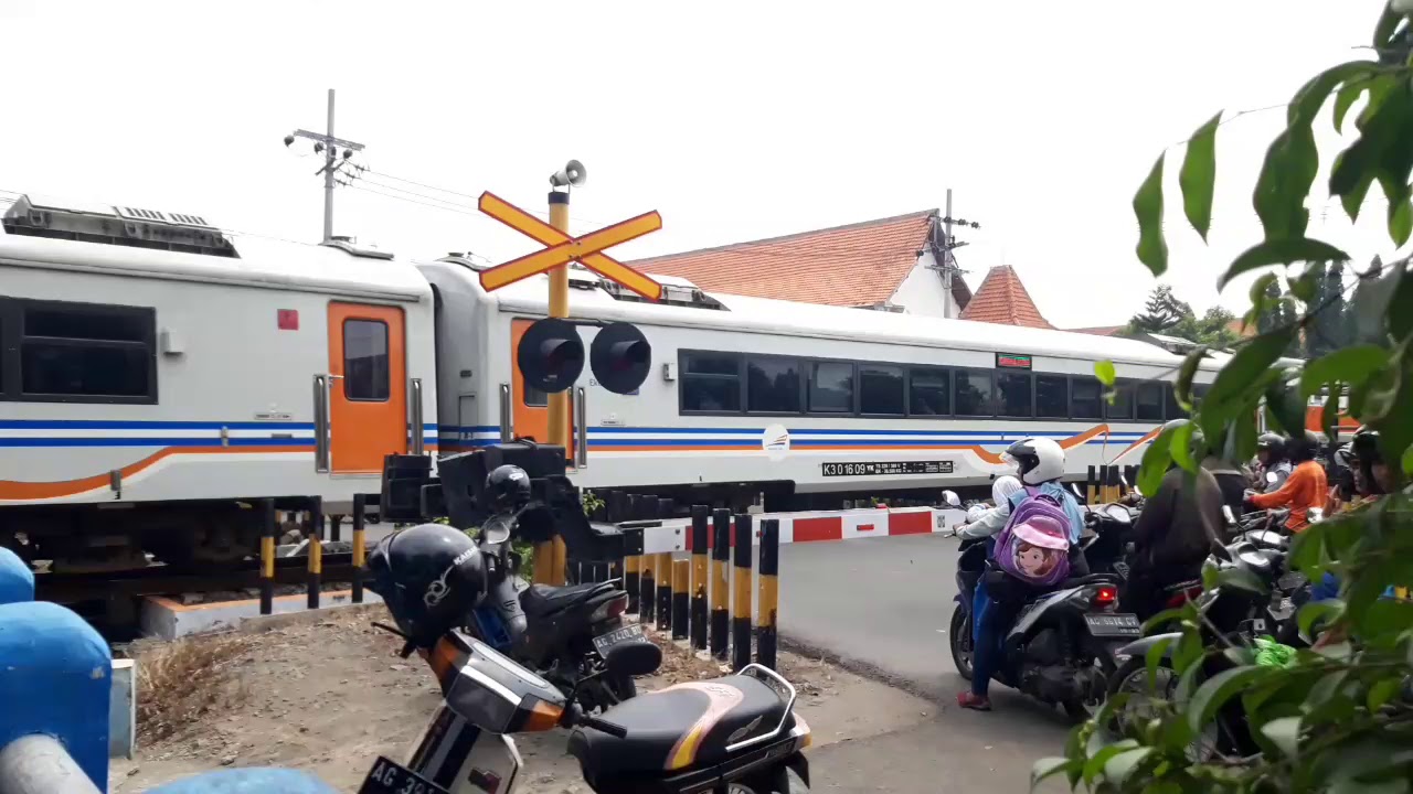 Perlintasan kereta api JPL 286A Jl. Singosari Kediri
