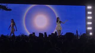Madison Beer - Interlude / Blue (live at the house of blues, Boston MA) Profile