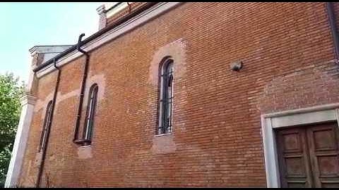 Video/ Thyen xhamat e Kishës Katolike në kryeqytet